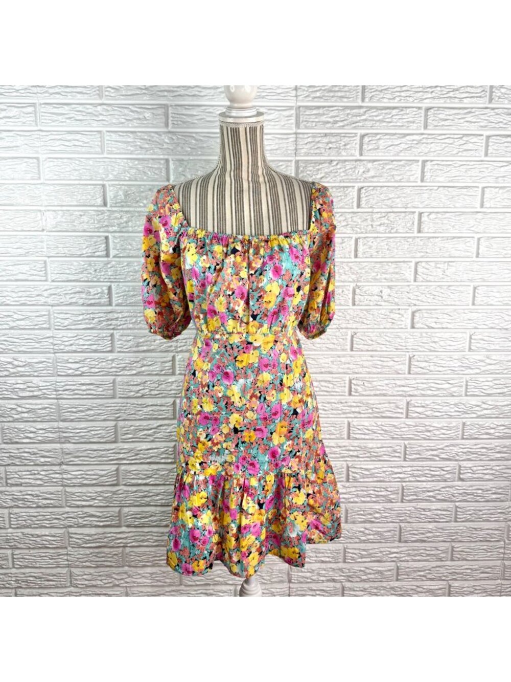 Lush Multicolored Floral Mini Dress Puff Sleeves Criss Cross Back Size Large